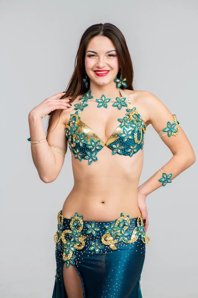 Famous belly dancers: the 9 best of all time