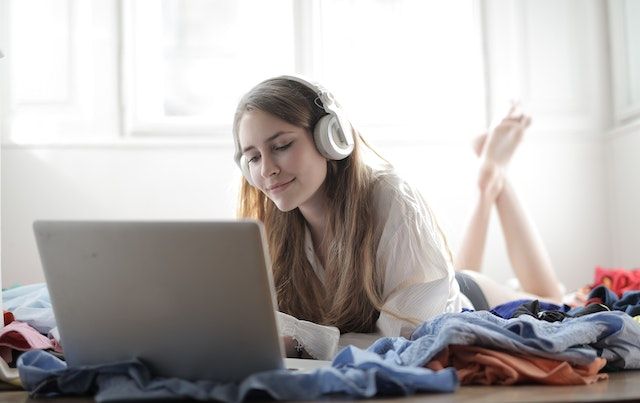Advantages and disadvantages of music streaming